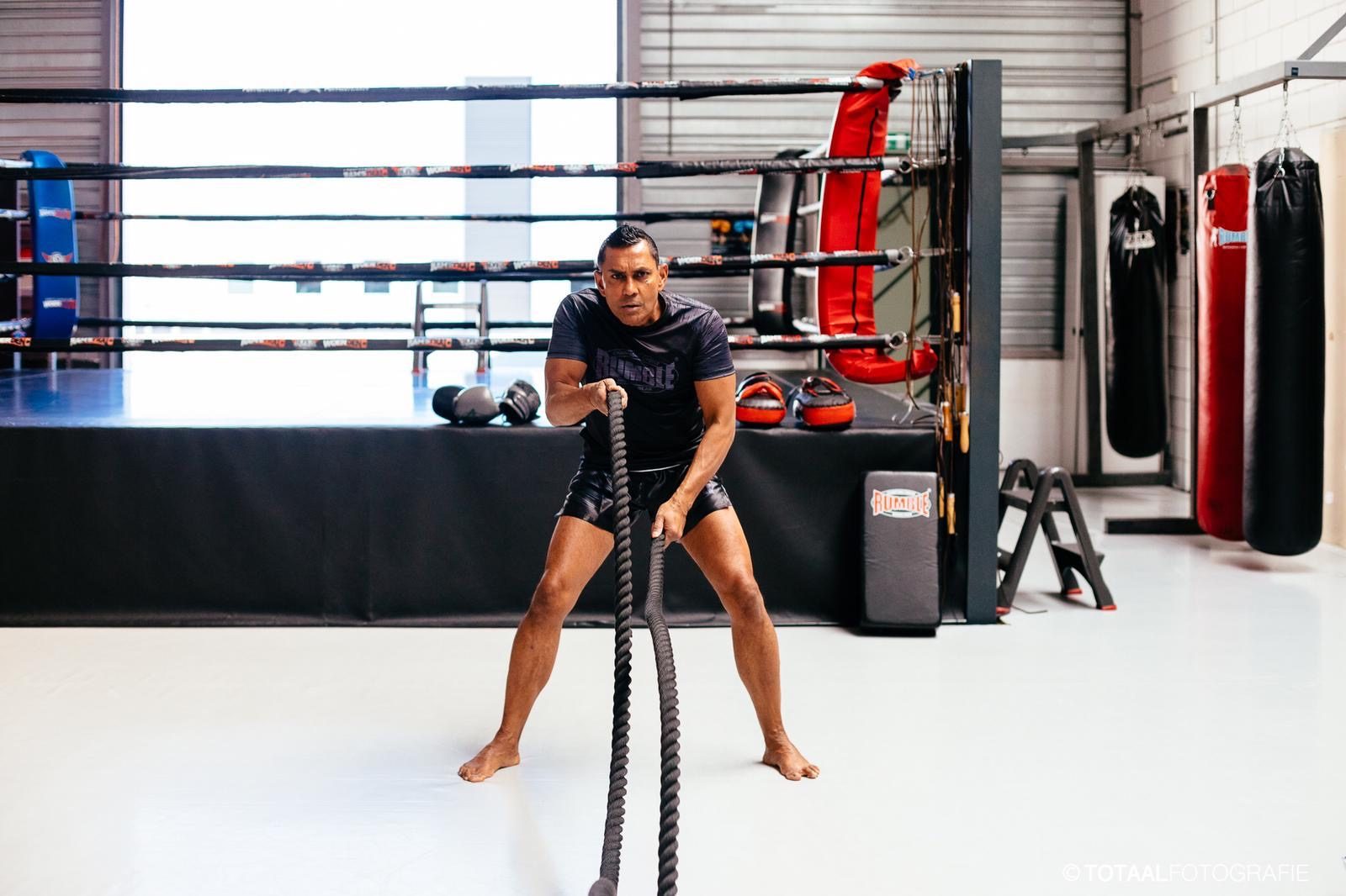 Battle ropes in de trainingsruimte van Sportcentrum Woerden
