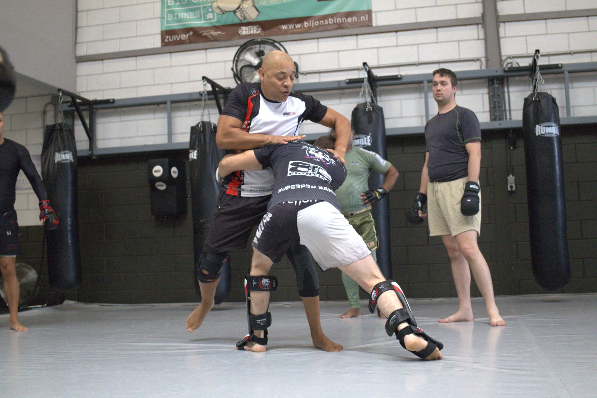 MMA-training bij Sportcentrum Woerden in Woerden